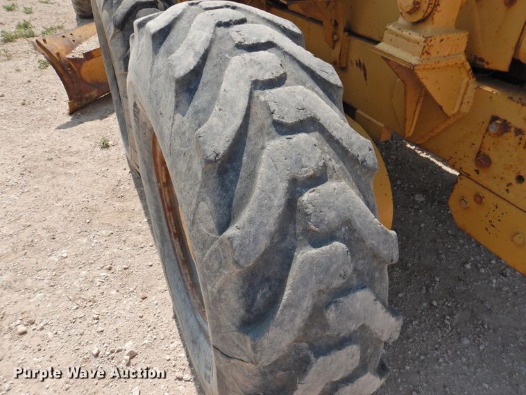 image for item DK2399 1970 Caterpillar 14E  rigid frame motor grader