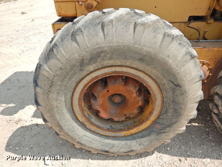 image for item DK2399 1970 Caterpillar 14E  rigid frame motor grader