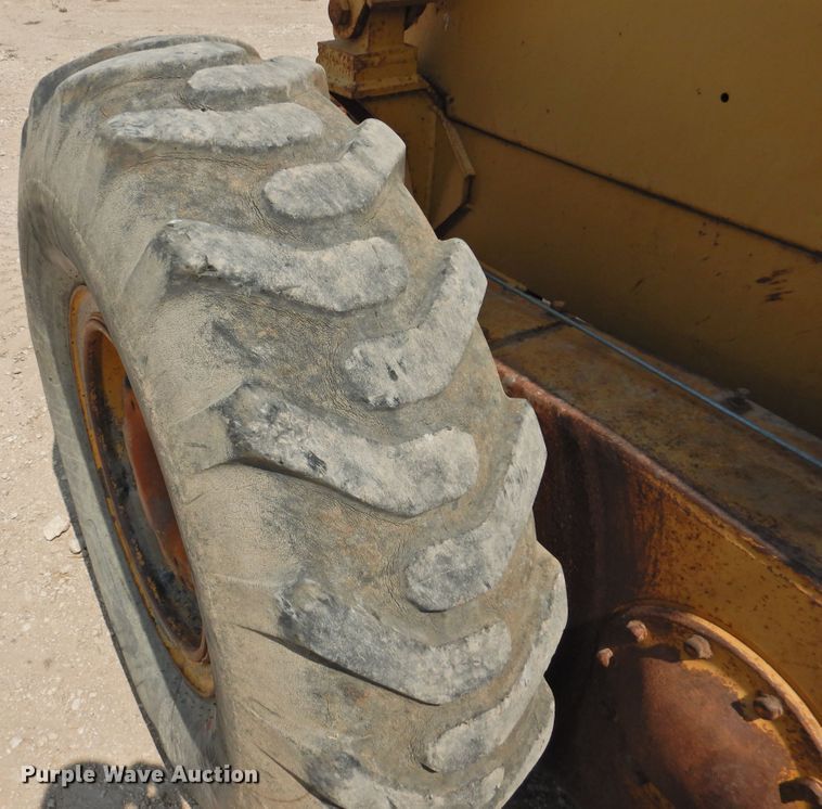 image for item DK2399 1970 Caterpillar 14E  rigid frame motor grader