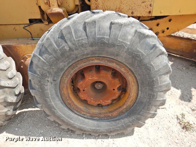 image for item DK2399 1970 Caterpillar 14E  rigid frame motor grader