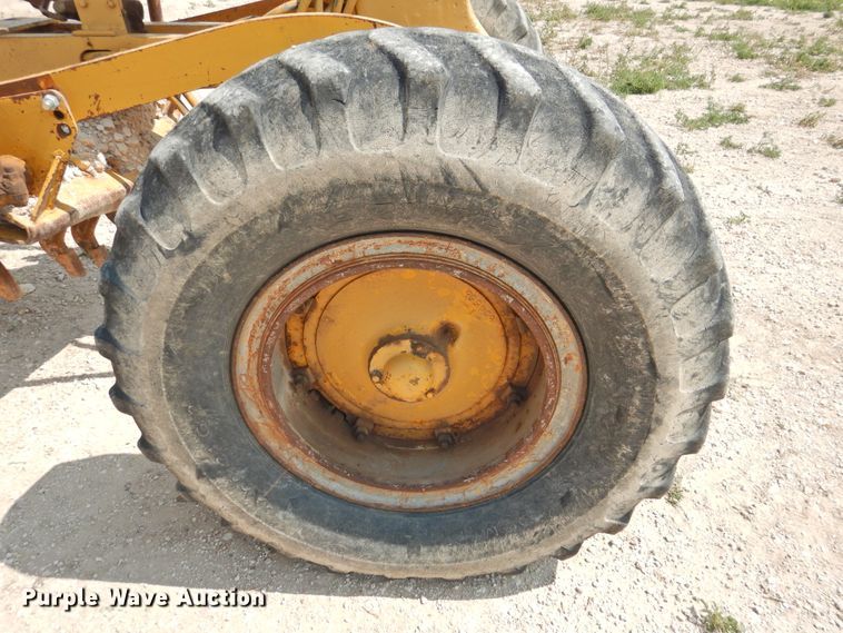 image for item DK2399 1970 Caterpillar 14E  rigid frame motor grader