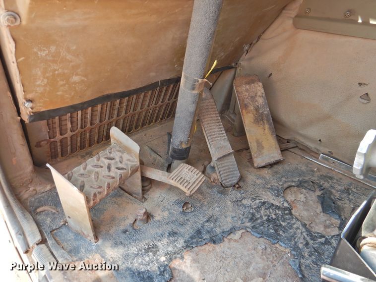 image for item DK2400 1985 Caterpillar 613C  elevating scraper