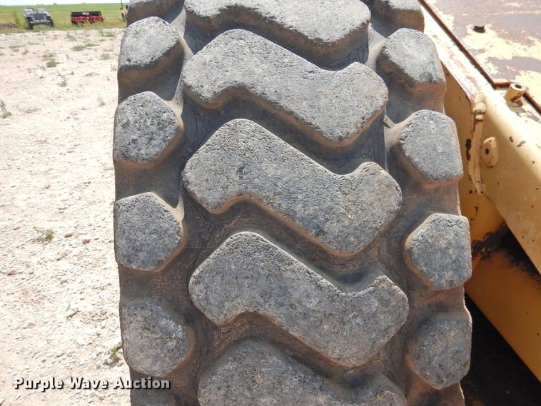 image for item DK2400 1985 Caterpillar 613C  elevating scraper