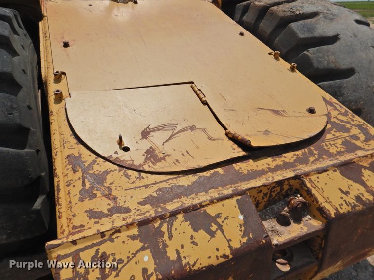 image for item DK2401 1997 Caterpillar 613C Series II  elevating scraper