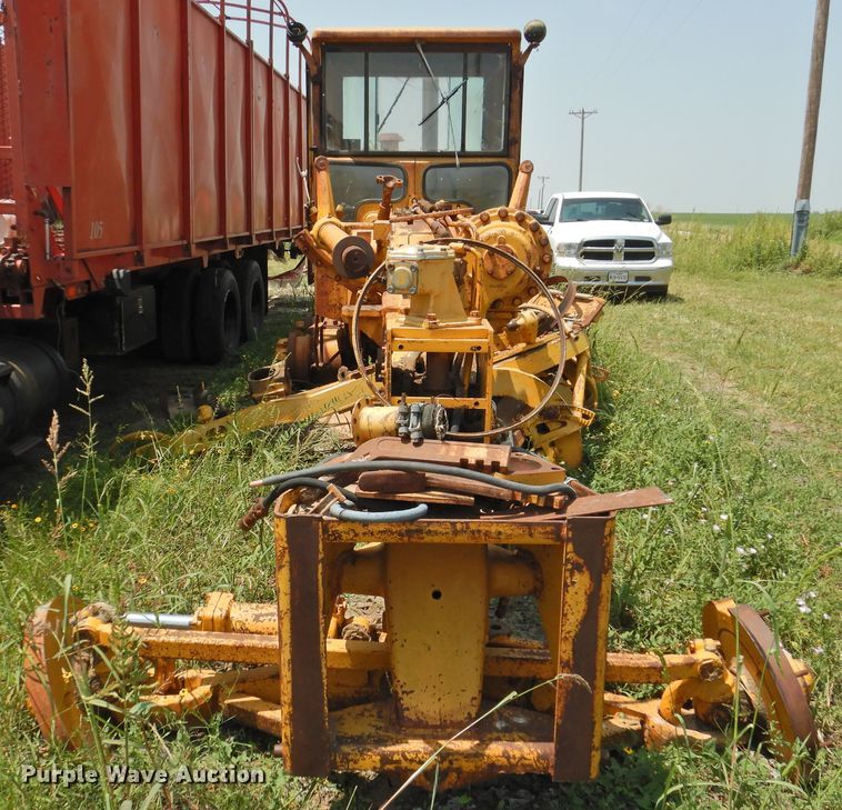 image for item DK2402 1969 Caterpillar 14E  rigid frame motor grader