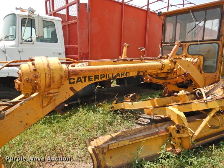 image for item DK2402 1969 Caterpillar 14E  rigid frame motor grader