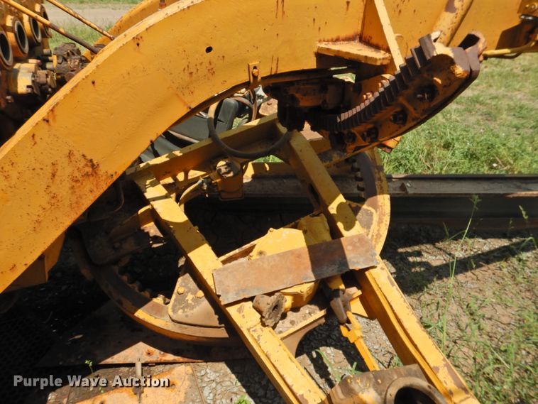 image for item DK2402 1969 Caterpillar 14E  rigid frame motor grader