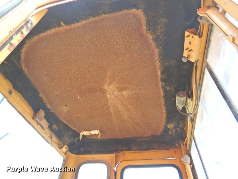 image for item DK2402 1969 Caterpillar 14E  rigid frame motor grader