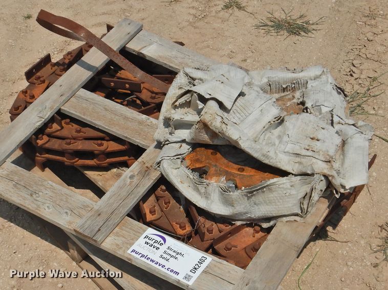 image for item DK2403 Caterpillar 613 / 613C Series II scraper chains and sprockets