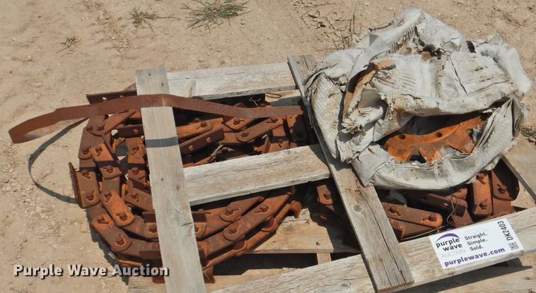 image for item DK2403 Caterpillar 613 / 613C Series II scraper chains and sprockets