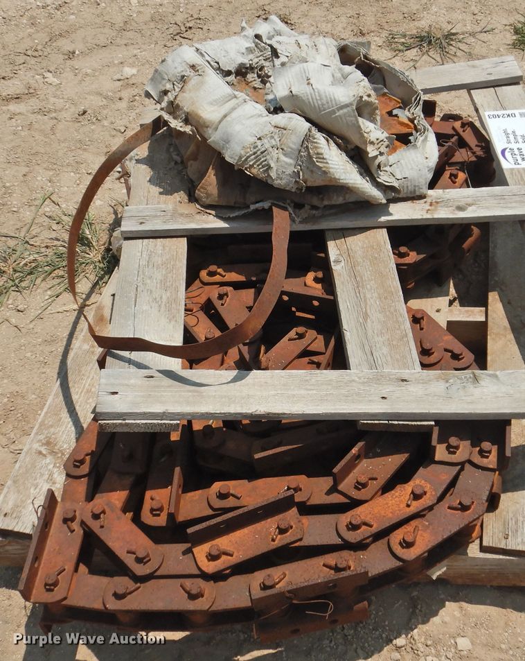 image for item DK2403 Caterpillar 613 / 613C Series II scraper chains and sprockets