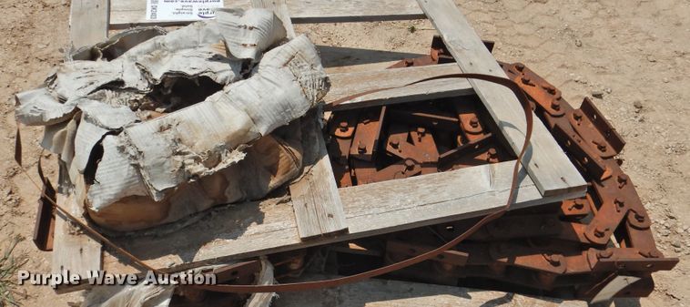 image for item DK2403 Caterpillar 613 / 613C Series II scraper chains and sprockets