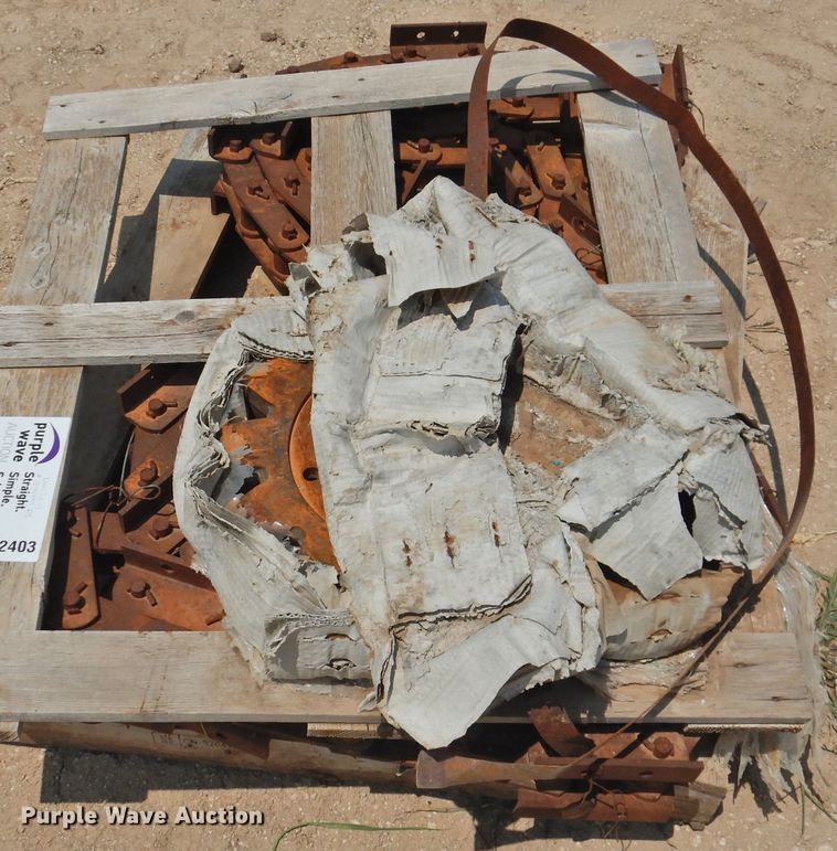 image for item DK2403 Caterpillar 613 / 613C Series II scraper chains and sprockets