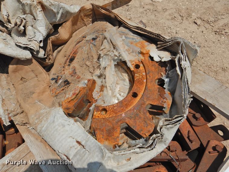 image for item DK2403 Caterpillar 613 / 613C Series II scraper chains and sprockets