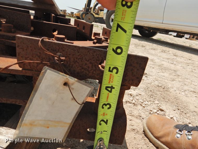 image for item DK2403 Caterpillar 613 / 613C Series II scraper chains and sprockets