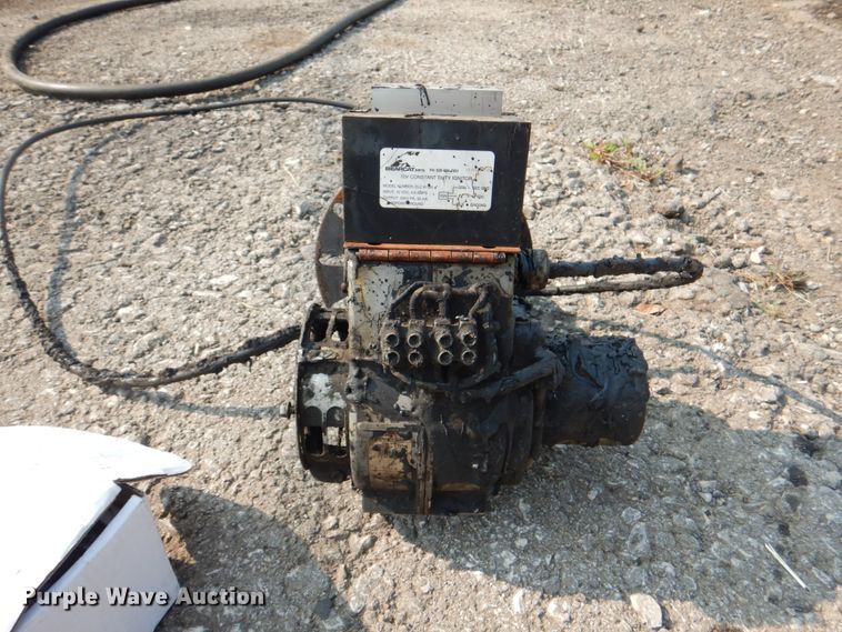 image for item DL0101 Bear Cat BK250D  melter / applicator