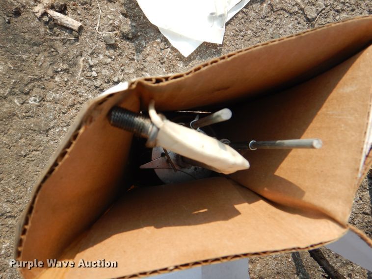 image for item DL0101 Bear Cat BK250D  melter / applicator