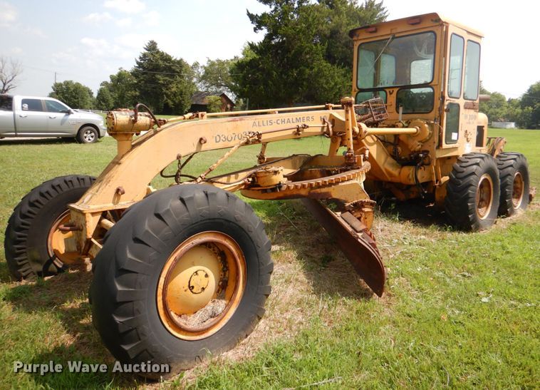 image for item DL0531 Allis-Chalmers M100 Series B  rigid frame motor grader