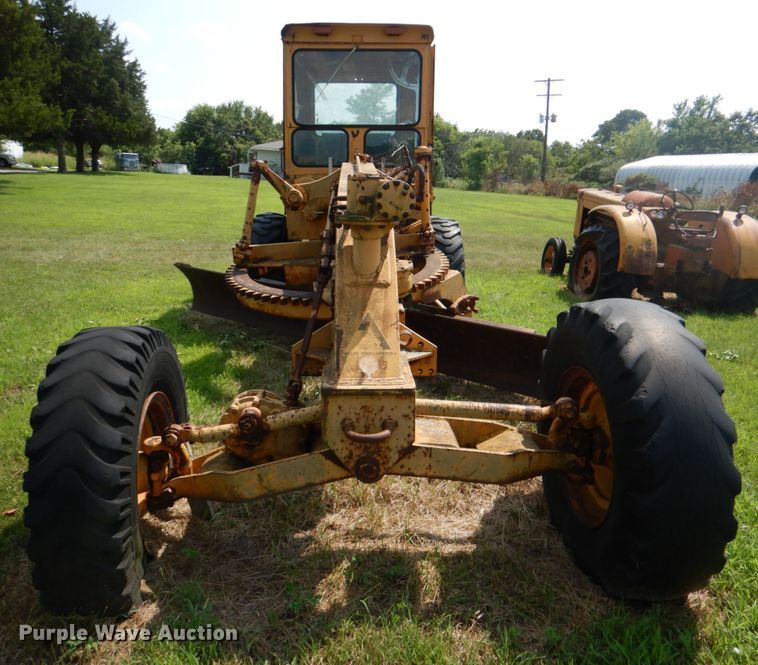 image for item DL0531 Allis-Chalmers M100 Series B  rigid frame motor grader