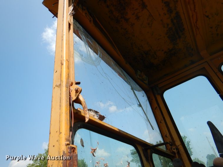 image for item DL0531 Allis-Chalmers M100 Series B  rigid frame motor grader