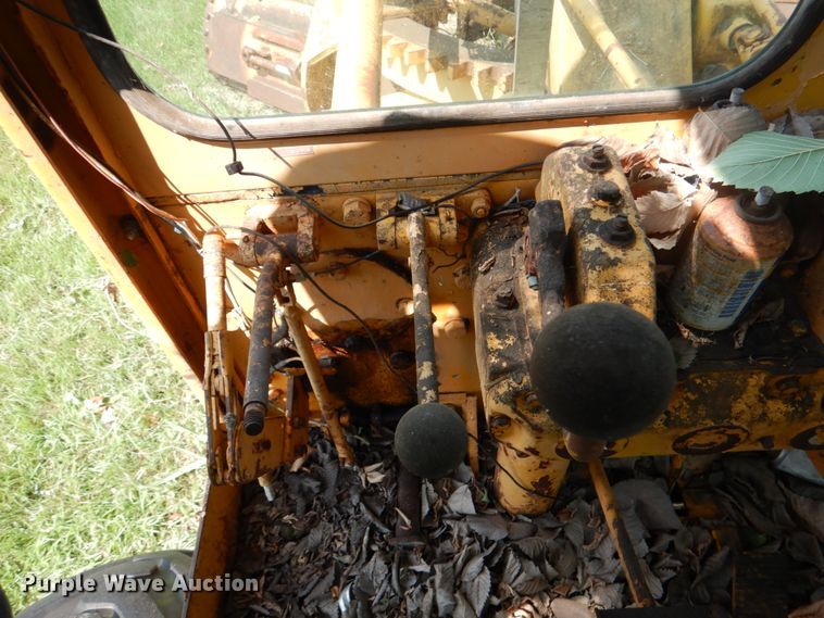 image for item DL0531 Allis-Chalmers M100 Series B  rigid frame motor grader