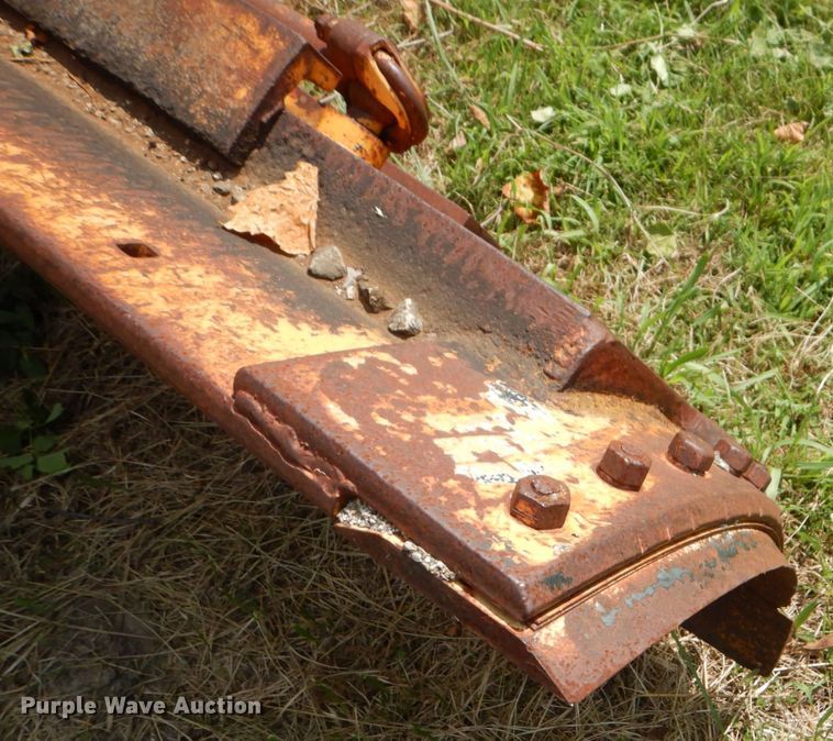 image for item DL0531 Allis-Chalmers M100 Series B  rigid frame motor grader