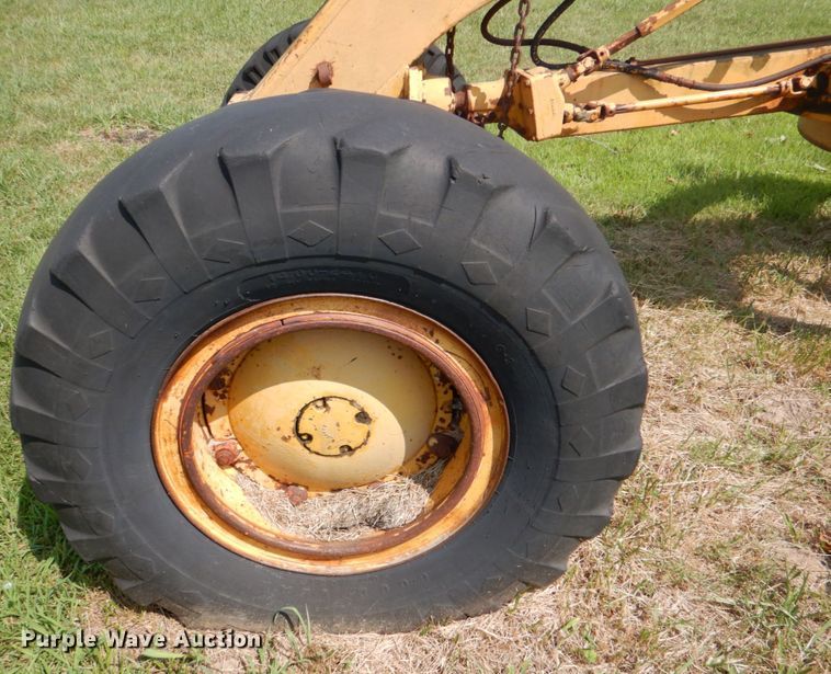 image for item DL0531 Allis-Chalmers M100 Series B  rigid frame motor grader