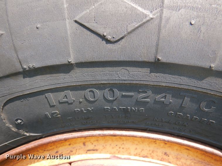 image for item DL0531 Allis-Chalmers M100 Series B  rigid frame motor grader