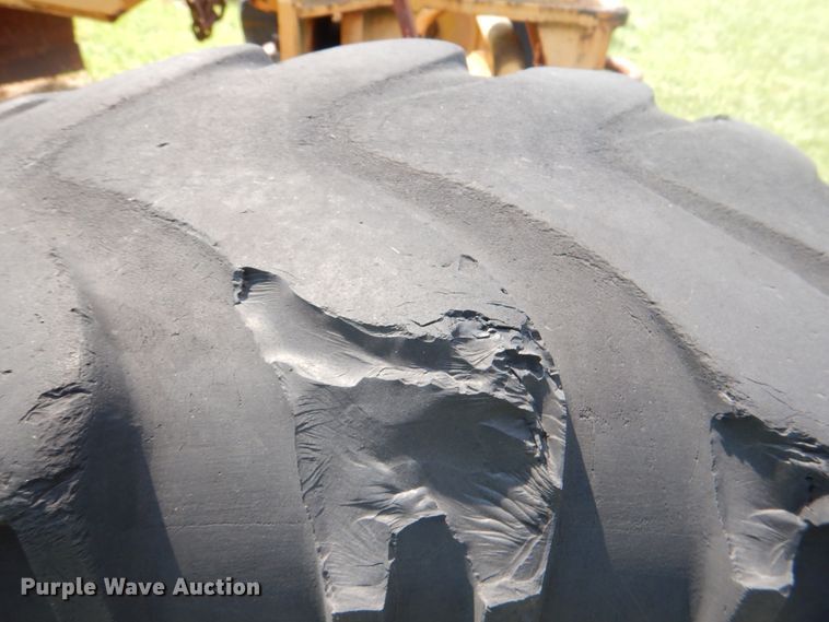 image for item DL0531 Allis-Chalmers M100 Series B  rigid frame motor grader