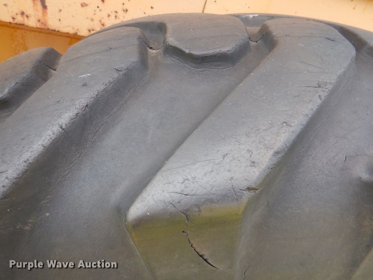 image for item DL0531 Allis-Chalmers M100 Series B  rigid frame motor grader