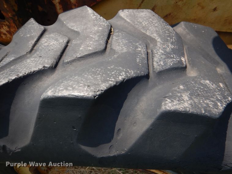 image for item DL0531 Allis-Chalmers M100 Series B  rigid frame motor grader