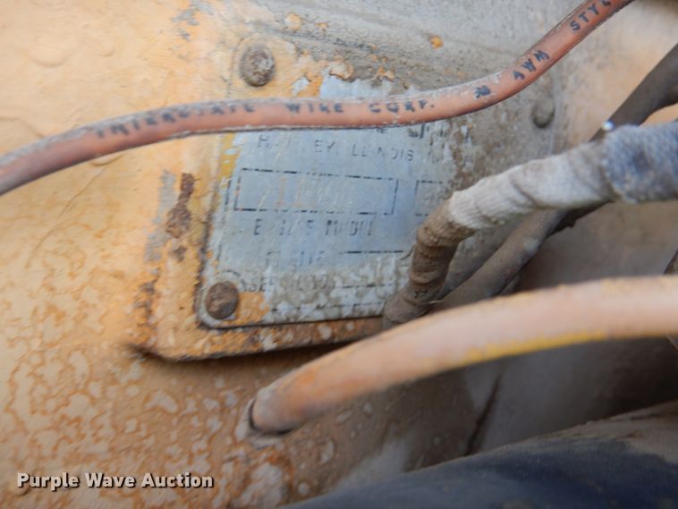 image for item DL0531 Allis-Chalmers M100 Series B  rigid frame motor grader