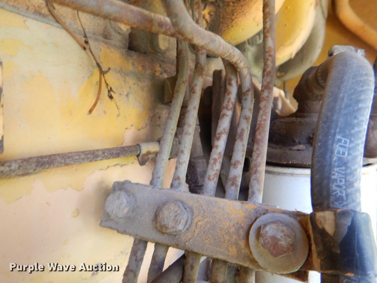 image for item DL0531 Allis-Chalmers M100 Series B  rigid frame motor grader