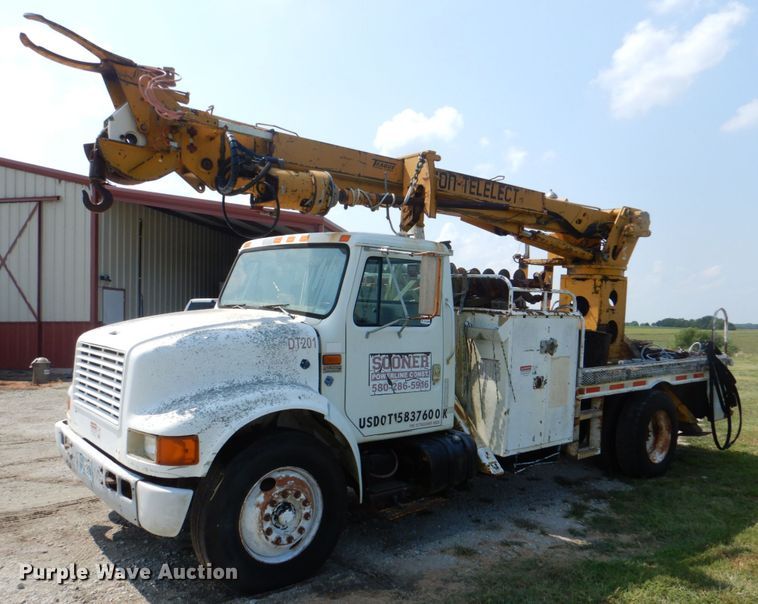 image for item DL0533 1996 International 4700  digger derrick truck
