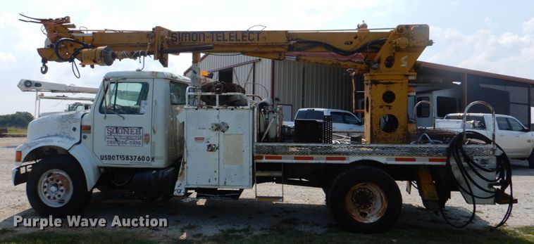 image for item DL0533 1996 International 4700  digger derrick truck