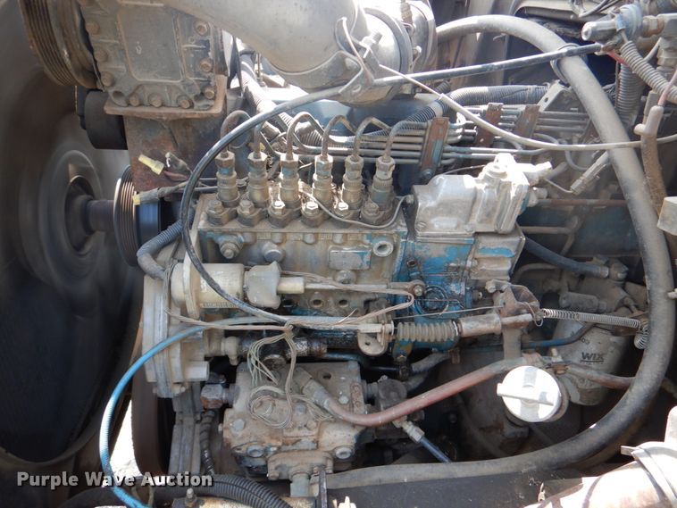 image for item DL0533 1996 International 4700  digger derrick truck