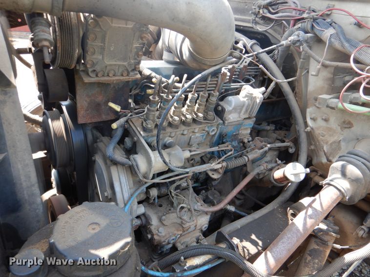 image for item DL0533 1996 International 4700  digger derrick truck