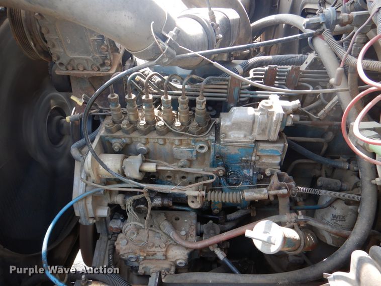 image for item DL0533 1996 International 4700  digger derrick truck