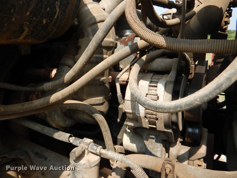 image for item DL0533 1996 International 4700  digger derrick truck