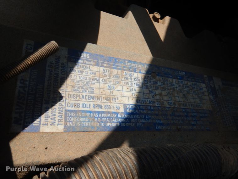 image for item DL0533 1996 International 4700  digger derrick truck