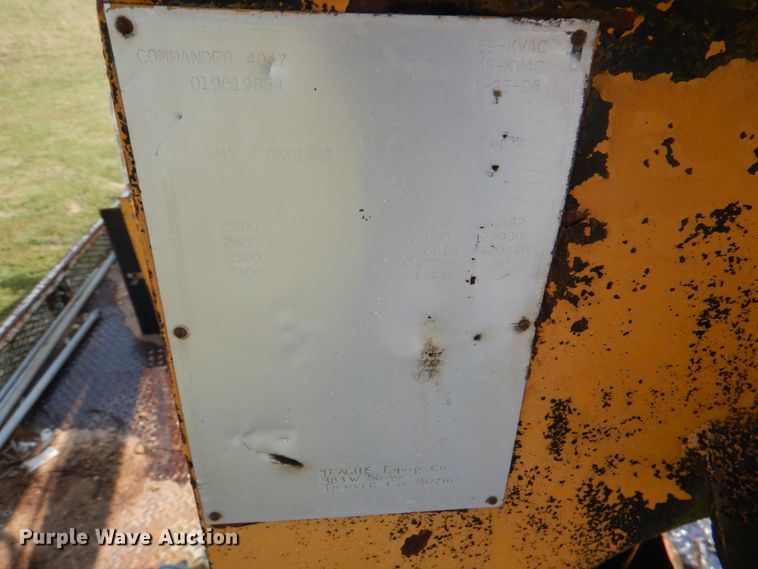 image for item DL0533 1996 International 4700  digger derrick truck