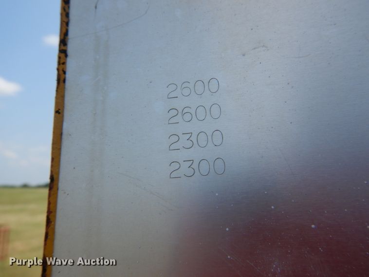 image for item DL0533 1996 International 4700  digger derrick truck