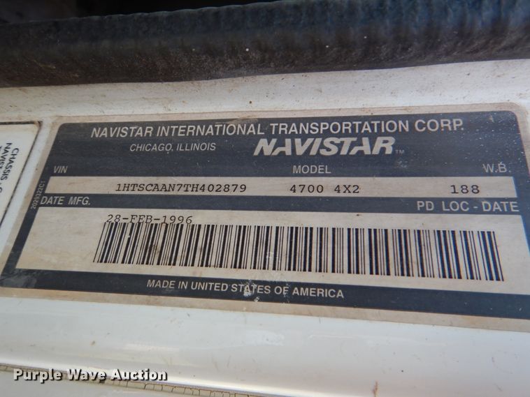 image for item DL0533 1996 International 4700  digger derrick truck