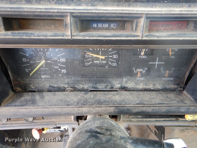 image for item DL0534 1996 Ford F800  bucket truck