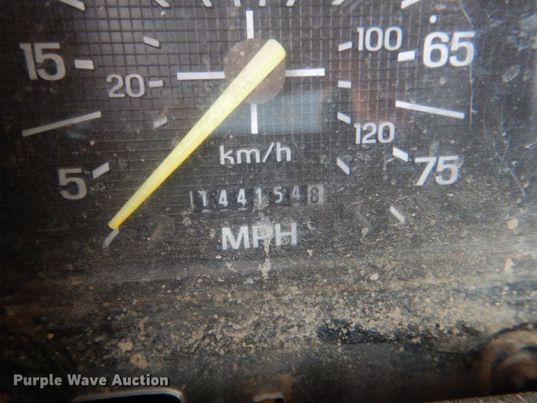 image for item DL0534 1996 Ford F800  bucket truck