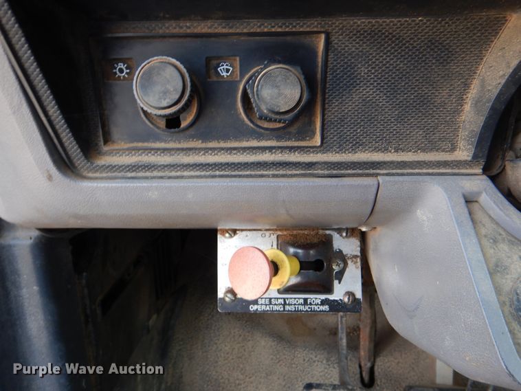 image for item DL0534 1996 Ford F800  bucket truck