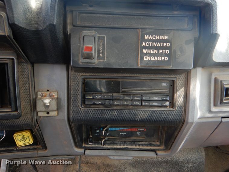 image for item DL0534 1996 Ford F800  bucket truck