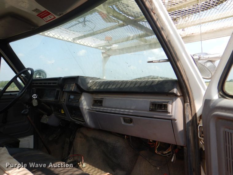 image for item DL0534 1996 Ford F800  bucket truck