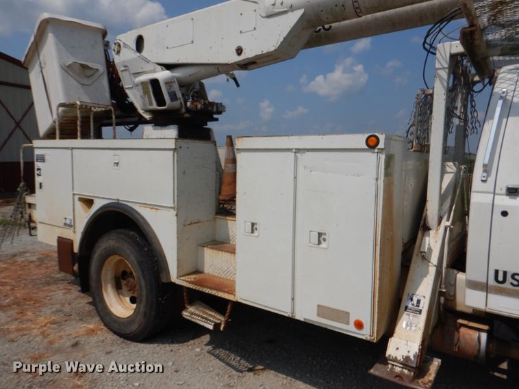 image for item DL0534 1996 Ford F800  bucket truck
