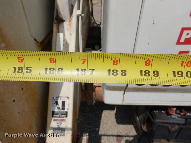 image for item DL0534 1996 Ford F800  bucket truck